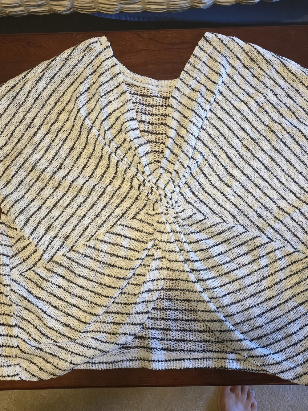 Striped Twist-back Women’s Sweater - Cream & Black